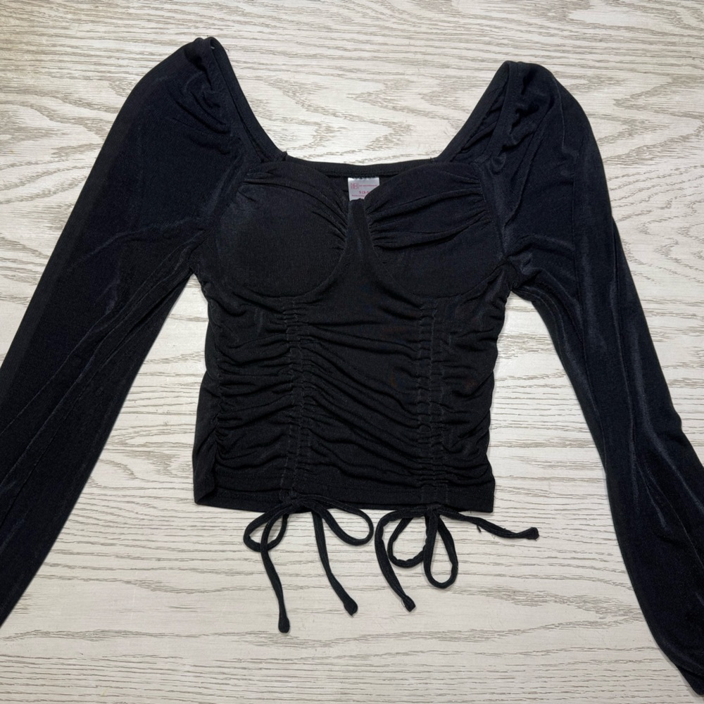 No Boundaries Black Ruched Long Sleeve Top